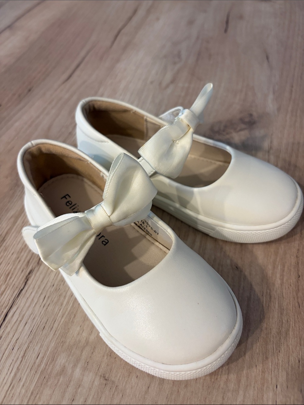 FELIX & FLORA GIRLS IVORY BOW MARY JANE DRESS SHOES TODDLER SIZE 8